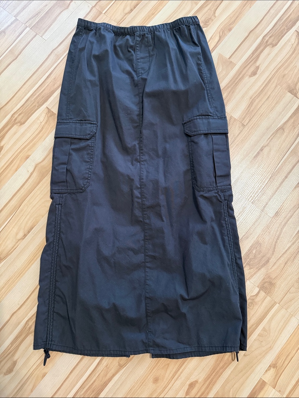 H&M Black Cargo Elastic Waist Skirt